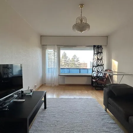An Entire Flat 60m2 With A Balcony In Itakeskus Of
