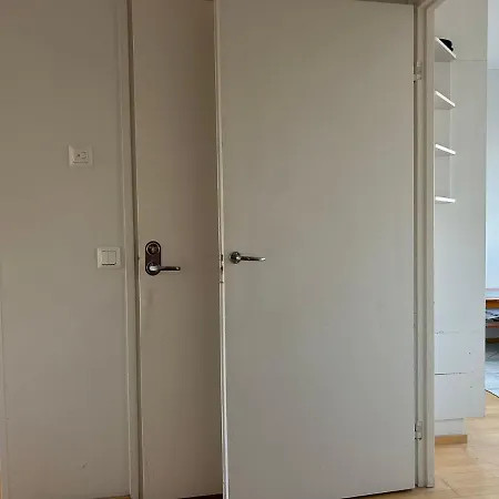 An Entire Flat 60m2 With A Balcony In Itakeskus Of Appartamento Helsinki